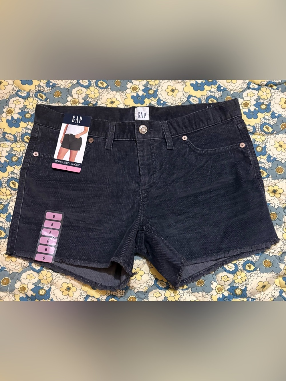 GAP women’s size 6 dark gray corduroy shorts new